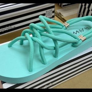 Women fashionable sandals